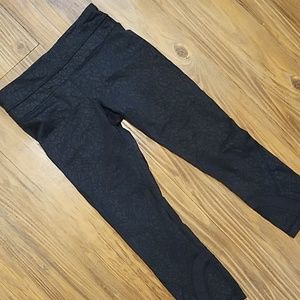 EUC Lululemon Petal Crops